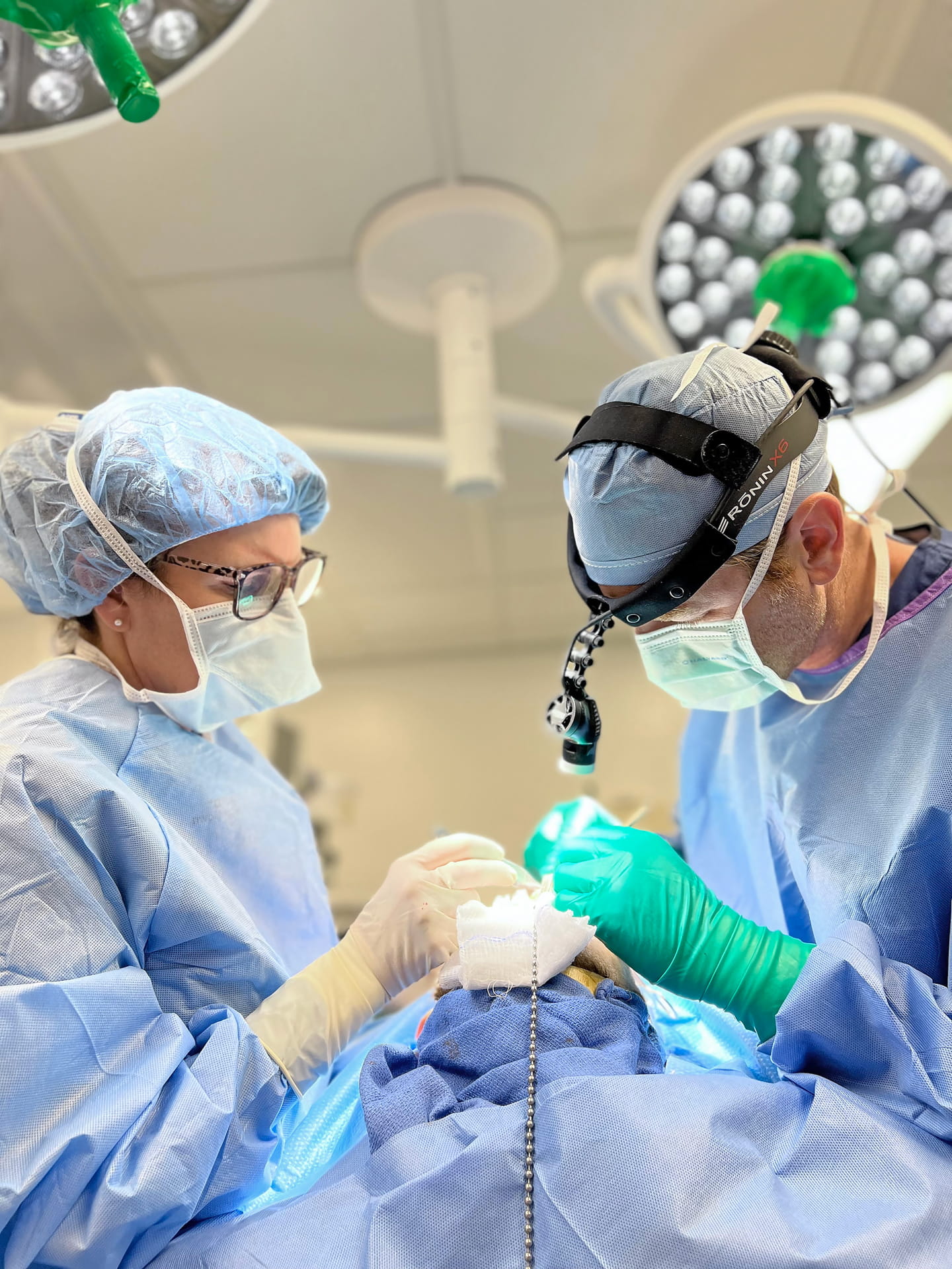 Facial-plastic-vs-plastic-surgeon-Blog-Kulbersh-Charlotte-operating